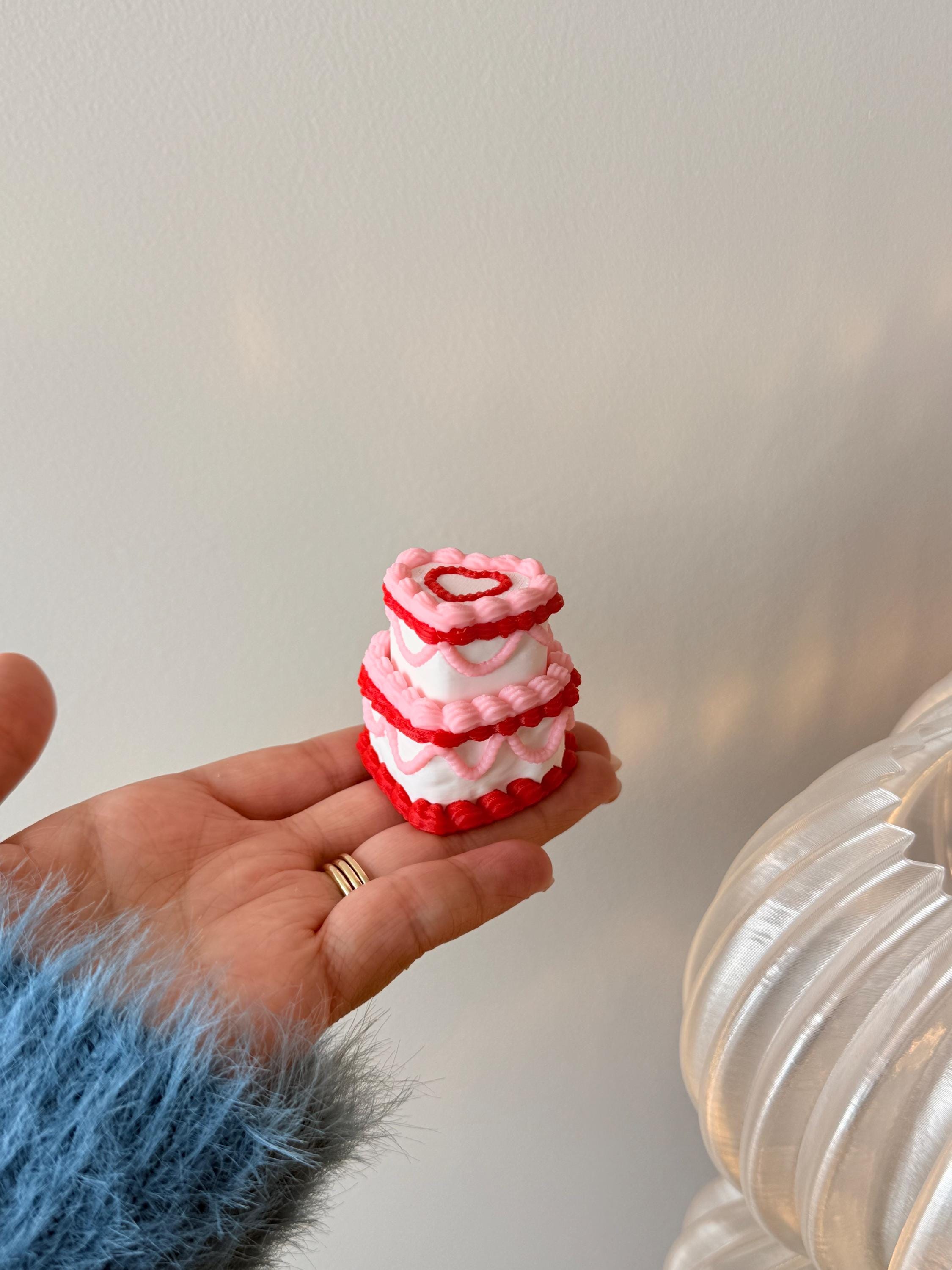 Coquette Vintage Birthday Cake Clicker Fidget | Lambeth Style Cake Desk Toy | Cute 3D Printed Clicker