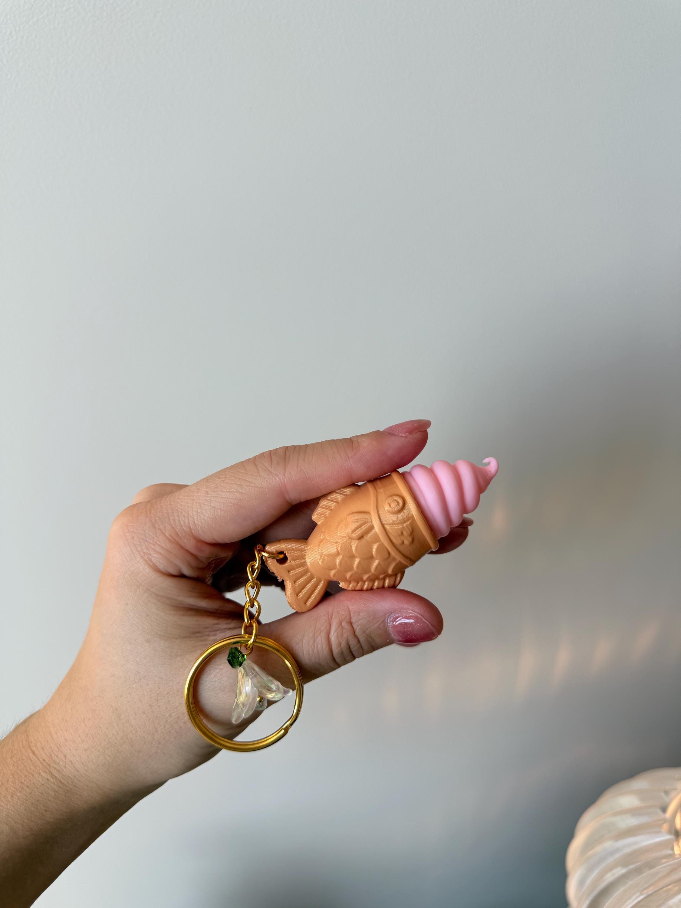 Taiyaki Ice Cream Fidget Clicker Keychain | 3D Printed Japanese Dessert Toy (Silent or Clicky)