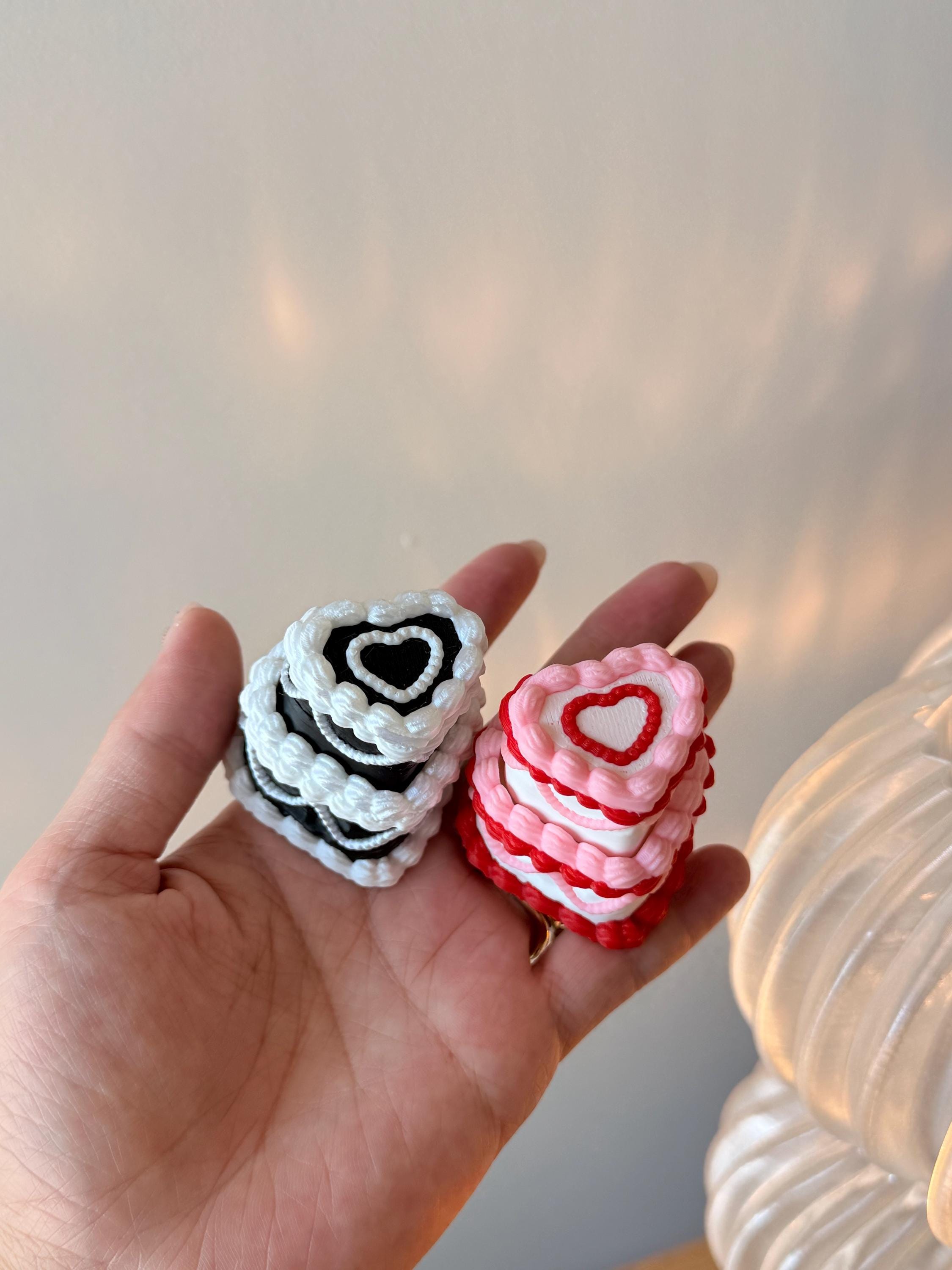 Coquette Vintage Birthday Cake Clicker Fidget | Lambeth Style Cake Desk Toy | Cute 3D Printed Clicker