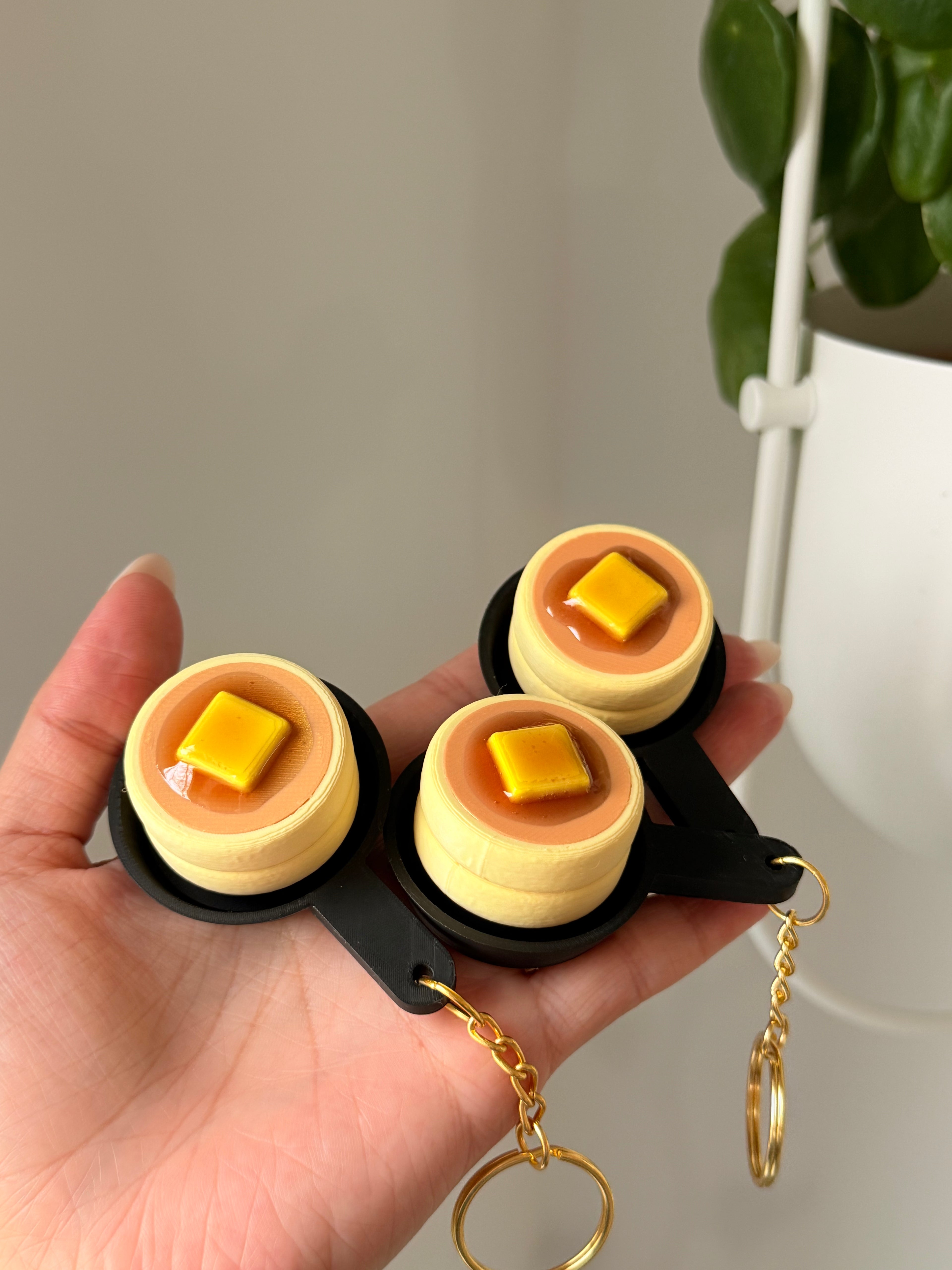Japanese Soufflé Pancake Fidget Keychain | 3D Printed Fluffy Pancake Toy (Silent or Clicky)